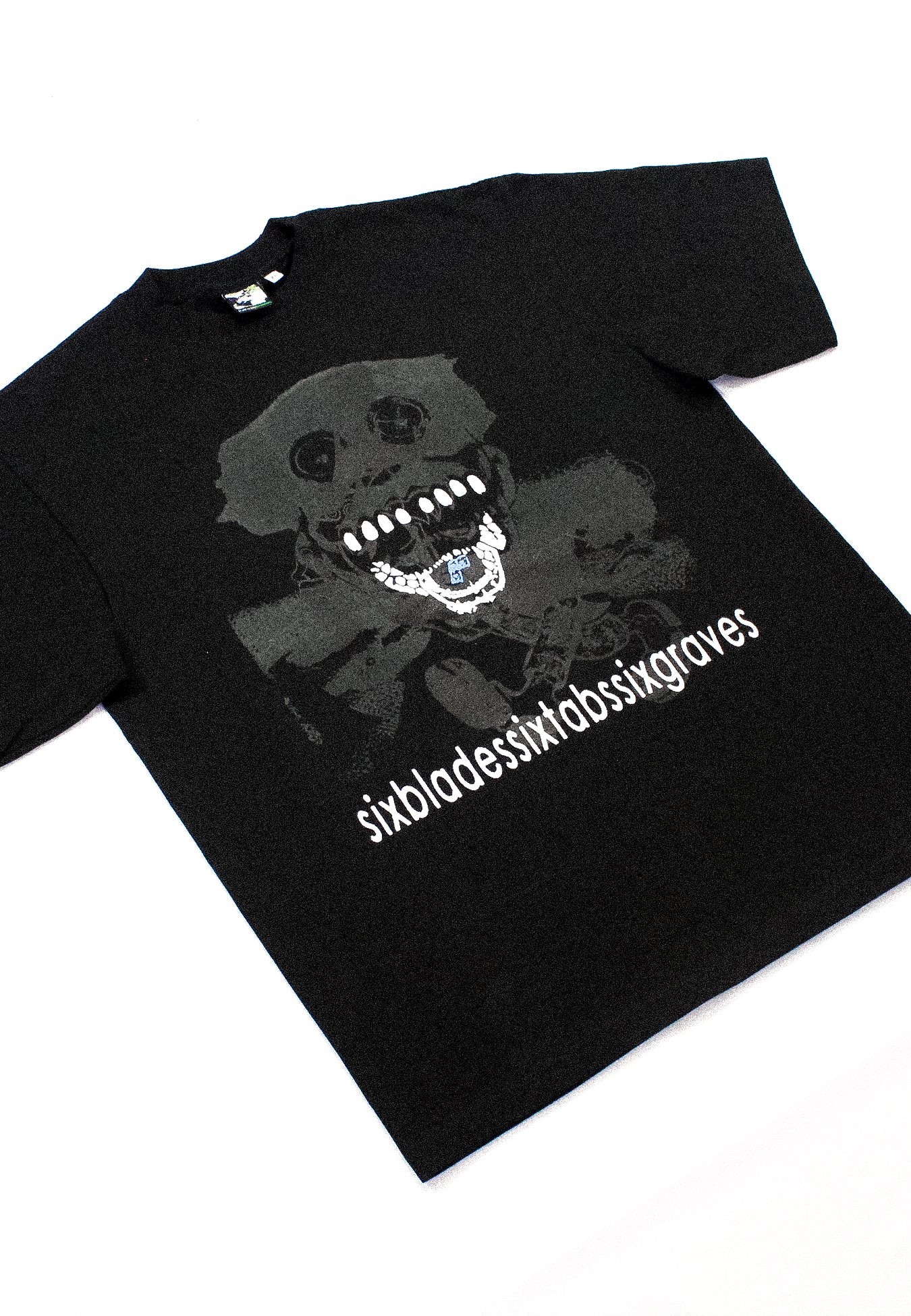"SIXBLADESSIXTABSSIXGRAVES" Heavyweight Tee (XL)