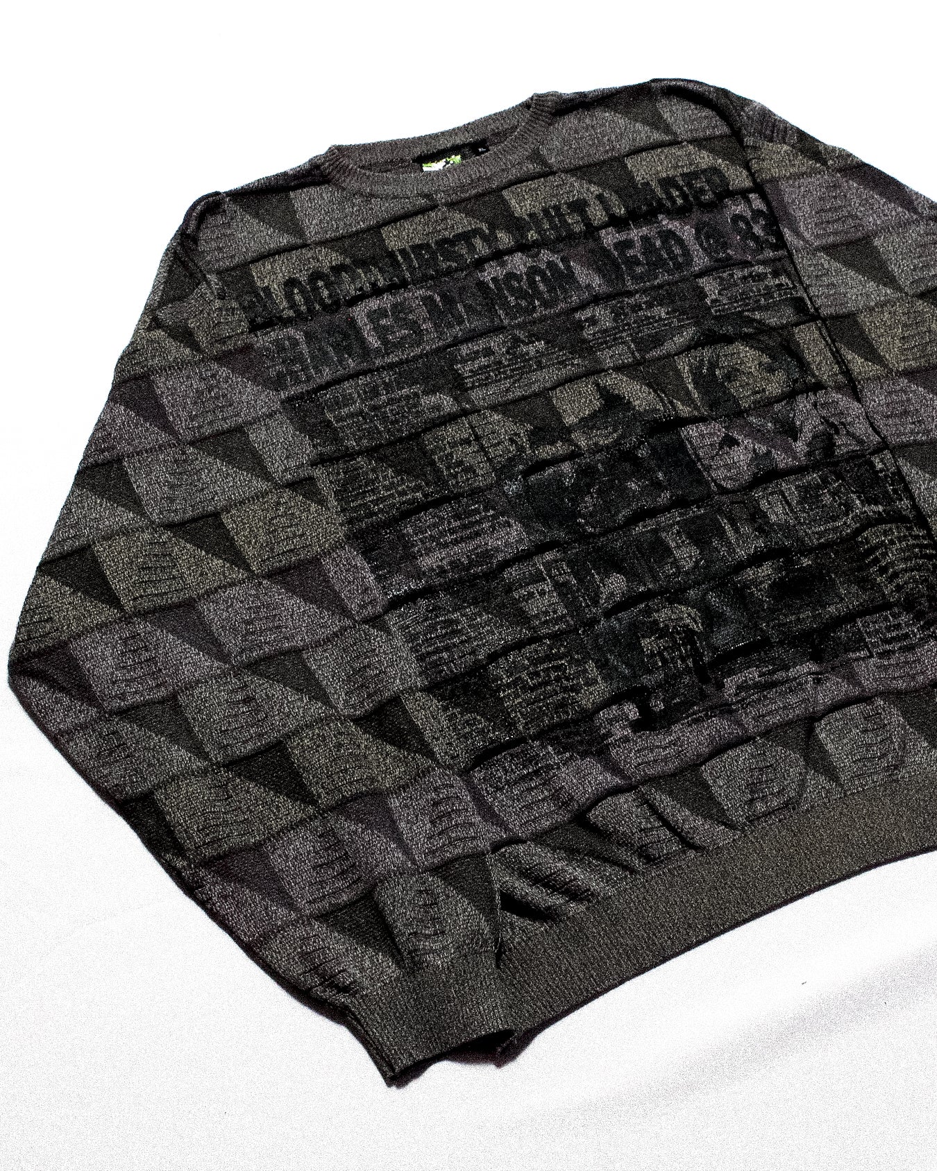 "LOS ANGELES EVENING NEWS//LOVE/TERROR/SEX/DRUGS" Heavyweight Knit Sweater (XL)